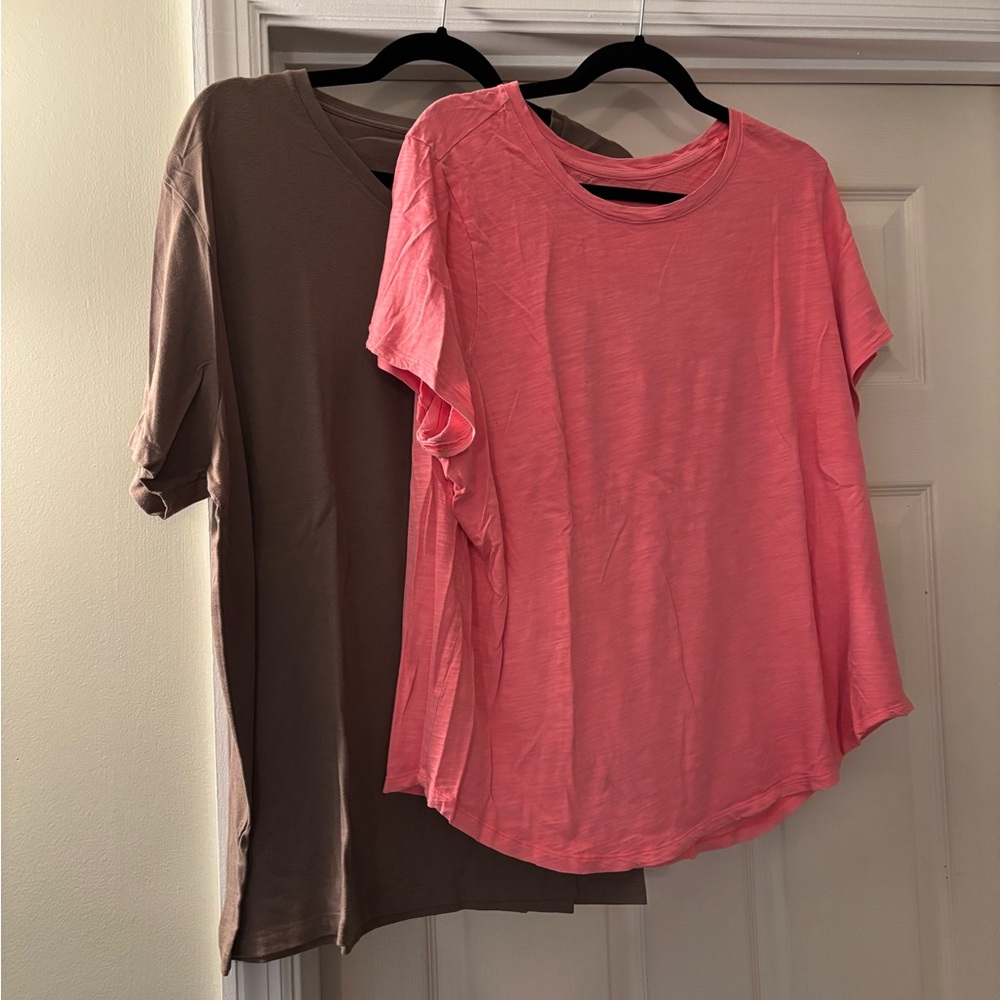 Set of 2 Old navy tee shirts